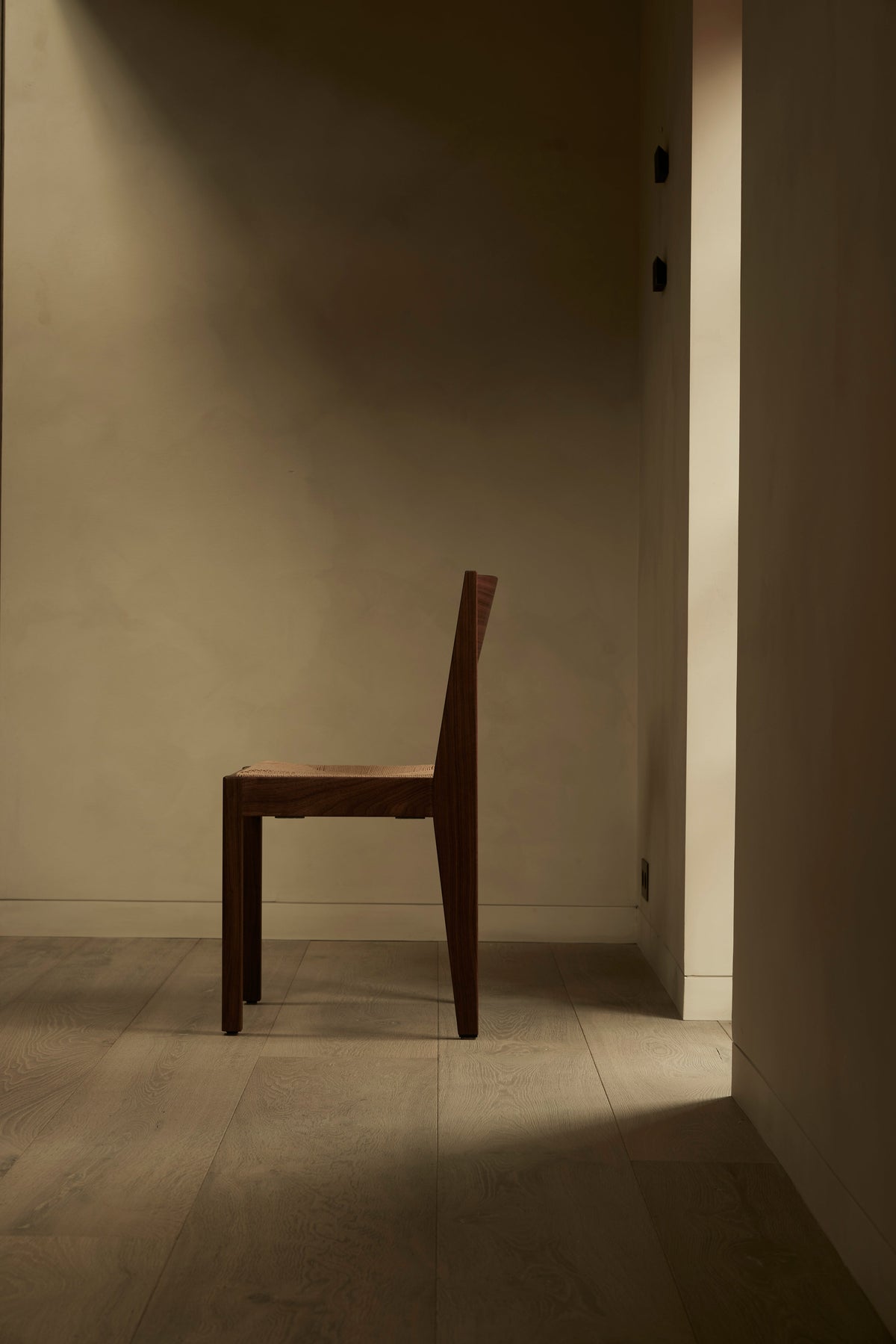 Atelier Chair — 胡桃木 · 紙纖繩座面