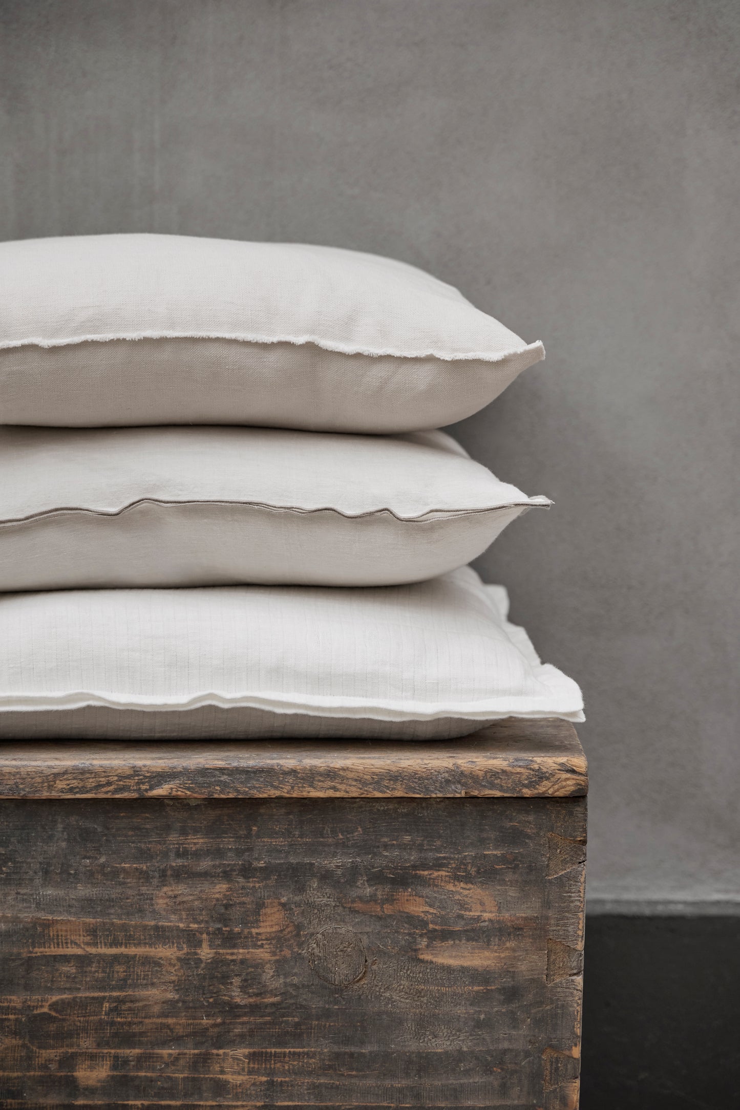 MERROW HEAVY CUSHION