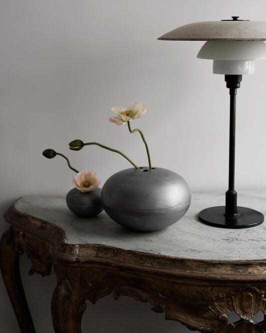 ROUND ALUMINUM VASE