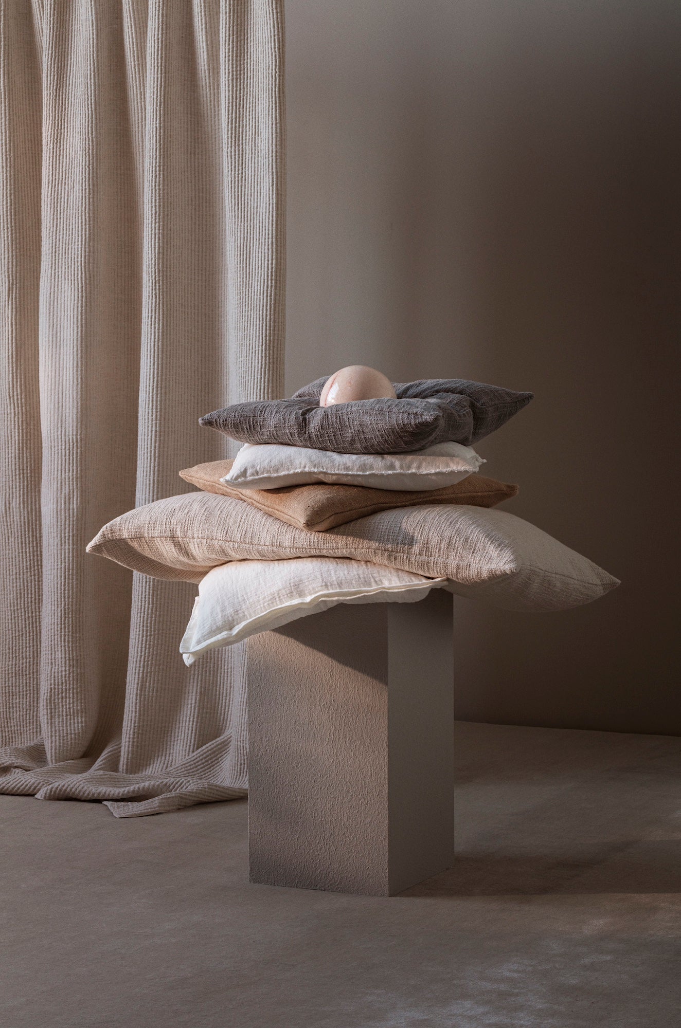 MERROW HEAVY CUSHION